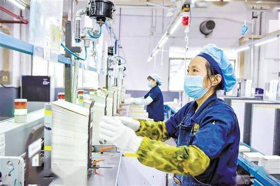 總投資13億的中煙印刷包裝項目即將投產(chǎn) 鶴山雅圖仕萬人工廠抗疫實錄 讓深圳成為世界印刷中心